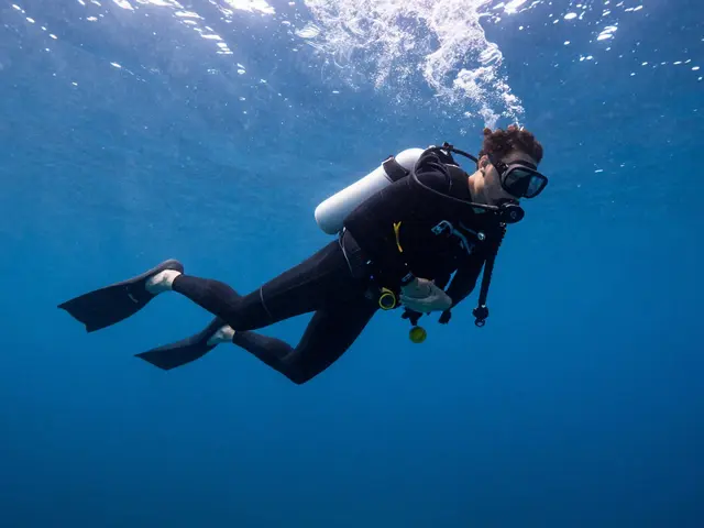 Jak dlouho vydržíte bez záchodu při potápění? Limity a rizika