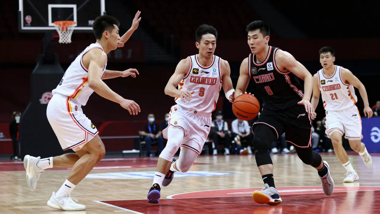 Dynamická scéna rychlého protiútoku v basketbalovém zápase